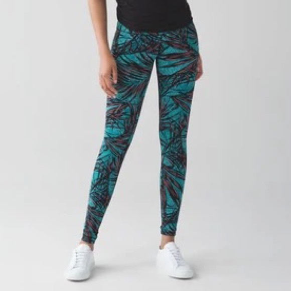 lululemon athletica Pants - Lululemon wunder under leggings